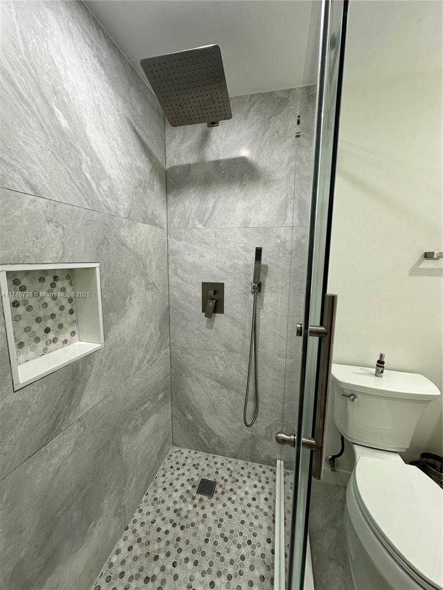 Small Image of 300 BAYVIEW DR #315, Sunny Isles Beach Number 35