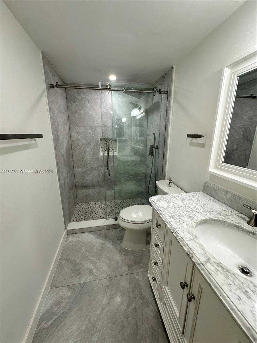 Small Image of 300 BAYVIEW DR #315, Sunny Isles Beach Number 37