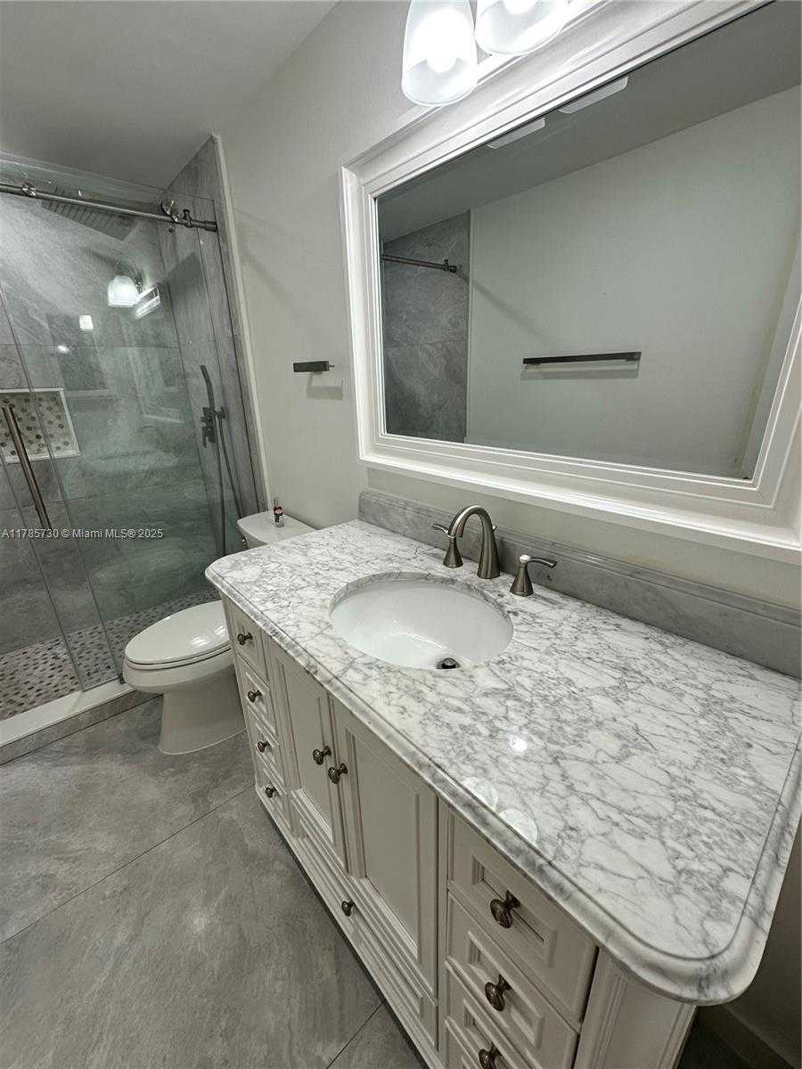 Small Image of 300 BAYVIEW DR #315, Sunny Isles Beach Number 38