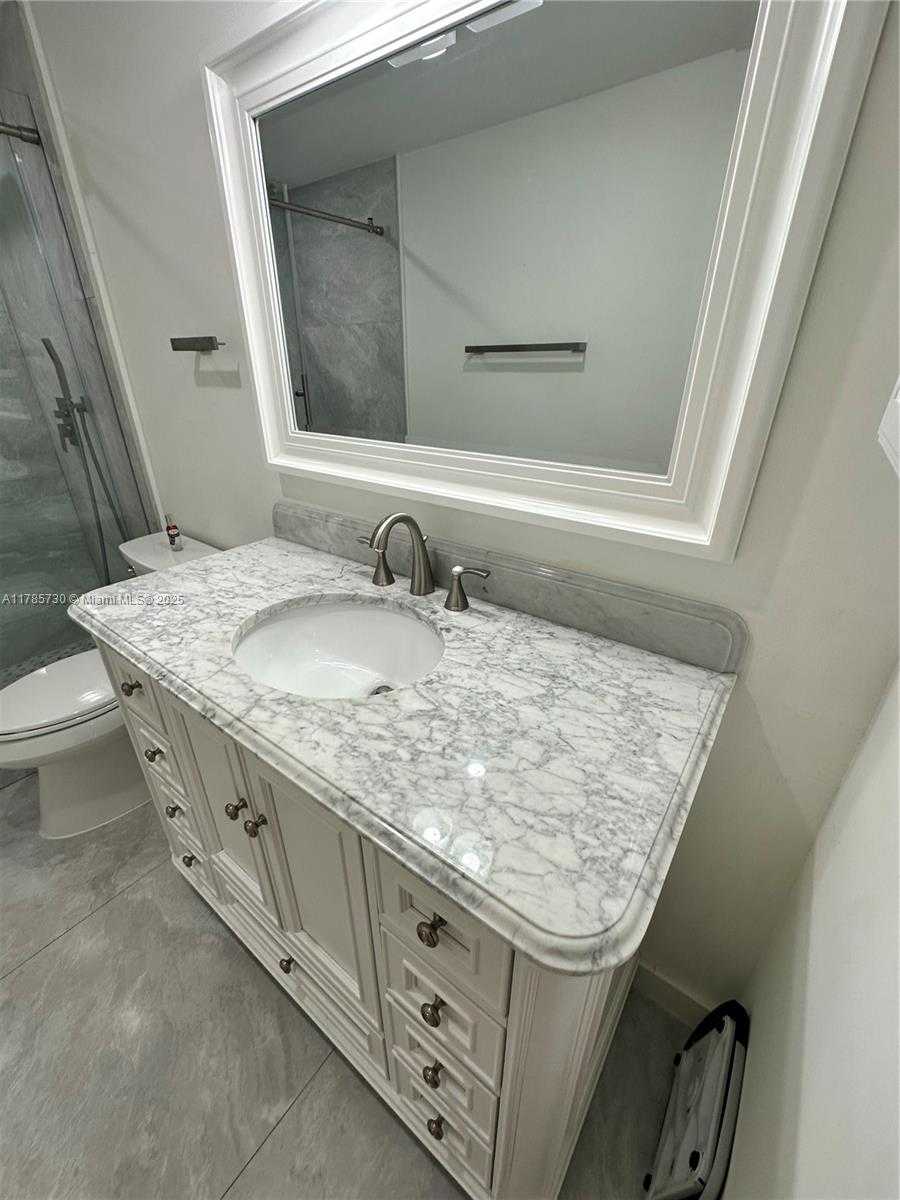 Small Image of 300 BAYVIEW DR #315, Sunny Isles Beach Number 39