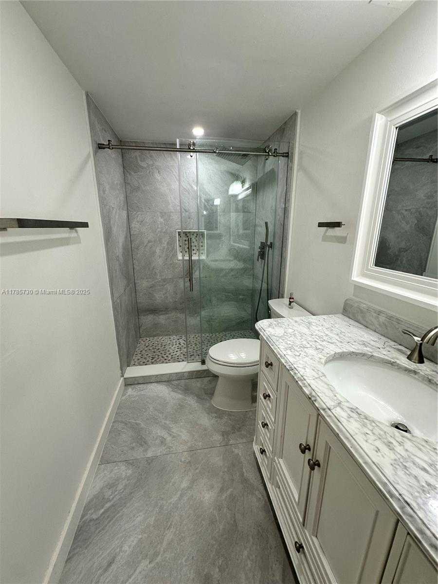 Small Image of 300 BAYVIEW DR #315, Sunny Isles Beach Number 41