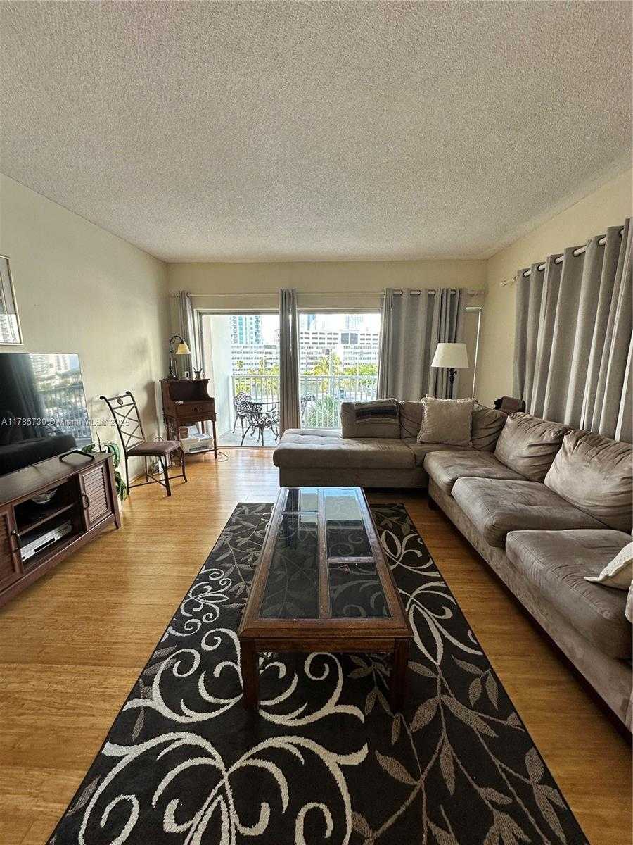 Small Image of 300 BAYVIEW DR #315, Sunny Isles Beach Number 43