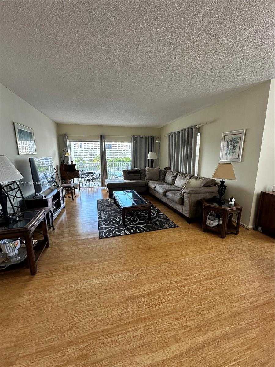 Small Image of 300 BAYVIEW DR #315, Sunny Isles Beach Number 47
