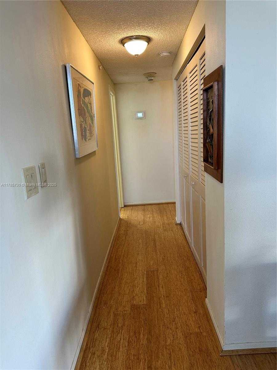 Small Image of 300 BAYVIEW DR #315, Sunny Isles Beach Number 48