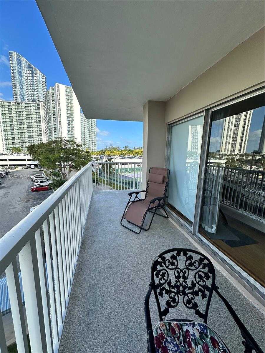 Small Image of 300 BAYVIEW DR #315, Sunny Isles Beach Number 5