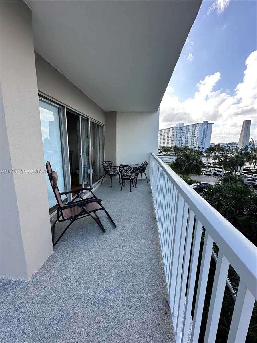 Small Image of 300 BAYVIEW DR #315, Sunny Isles Beach Number 54