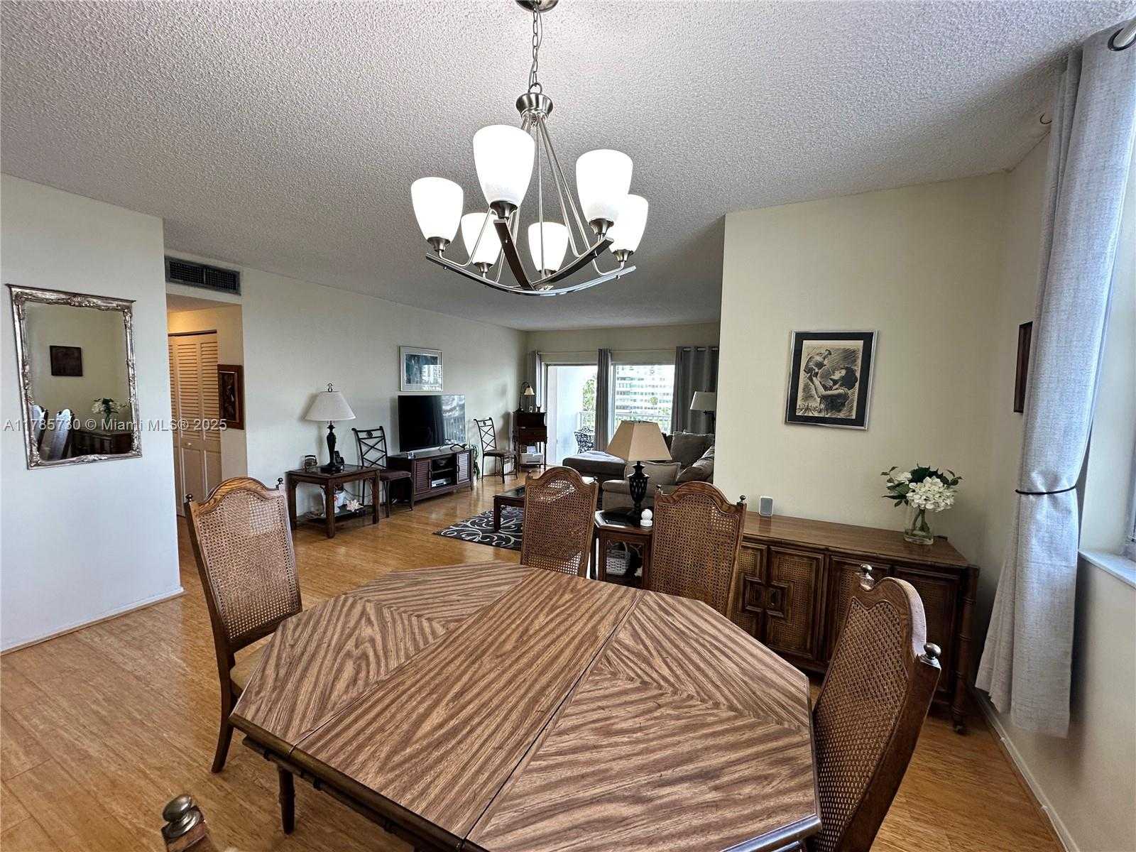 Small Image of 300 BAYVIEW DR #315, Sunny Isles Beach Number 57