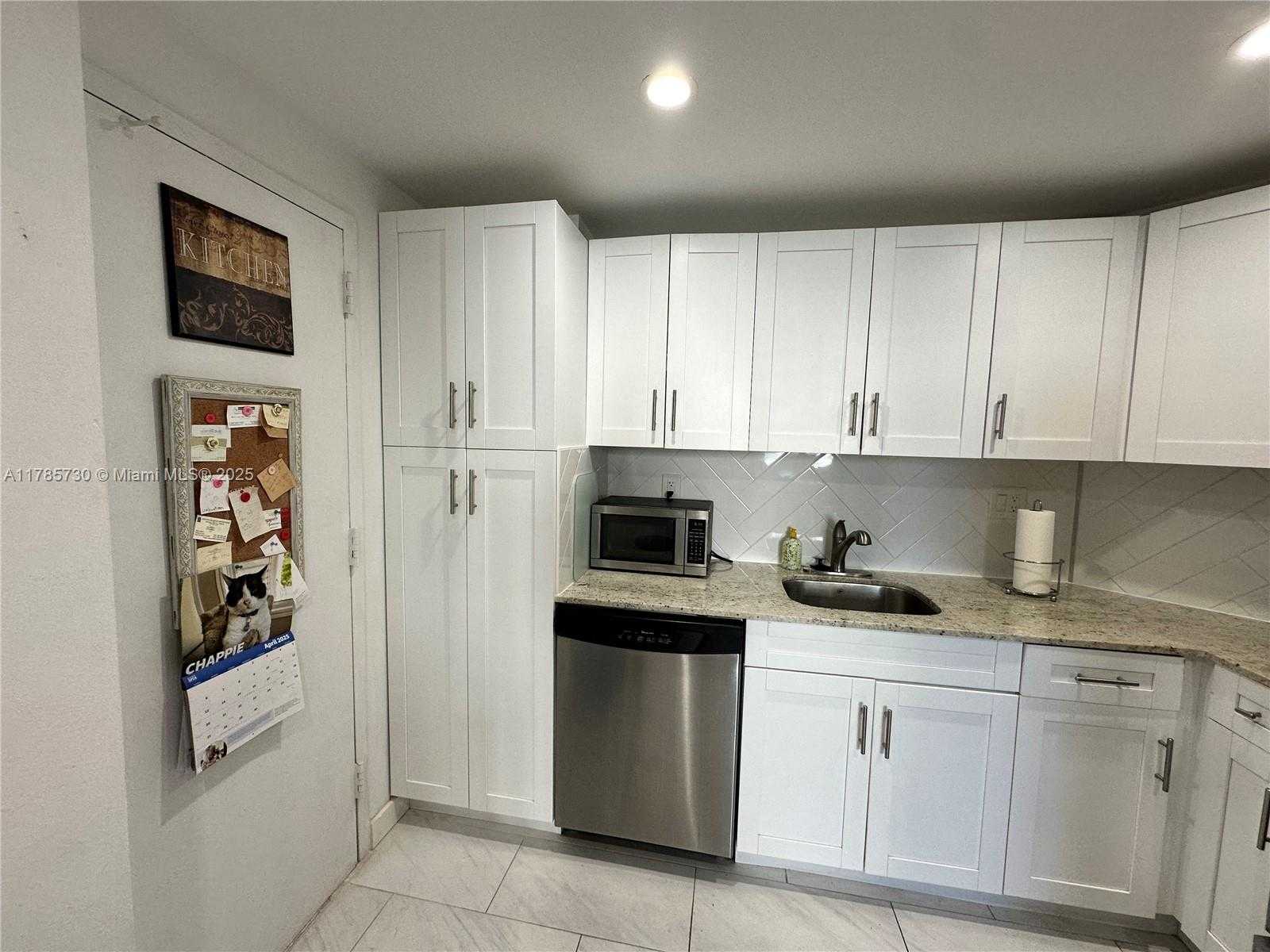 Small Image of 300 BAYVIEW DR #315, Sunny Isles Beach Number 60