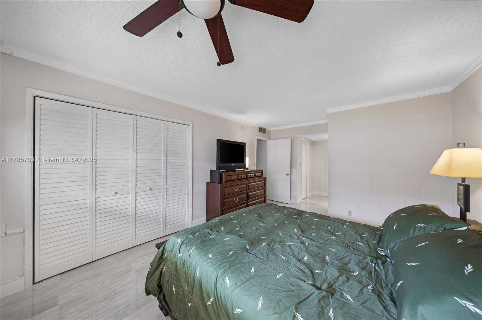 Small Image of 3090 #111, Pompano Beach Number 14