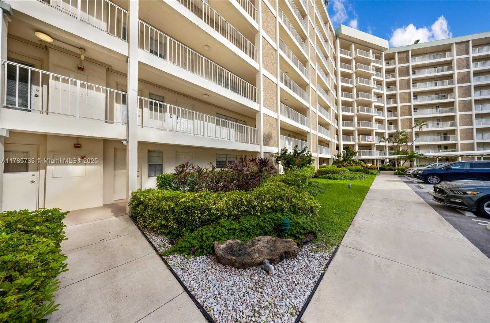 Small Image of 3090 #111, Pompano Beach Number 2