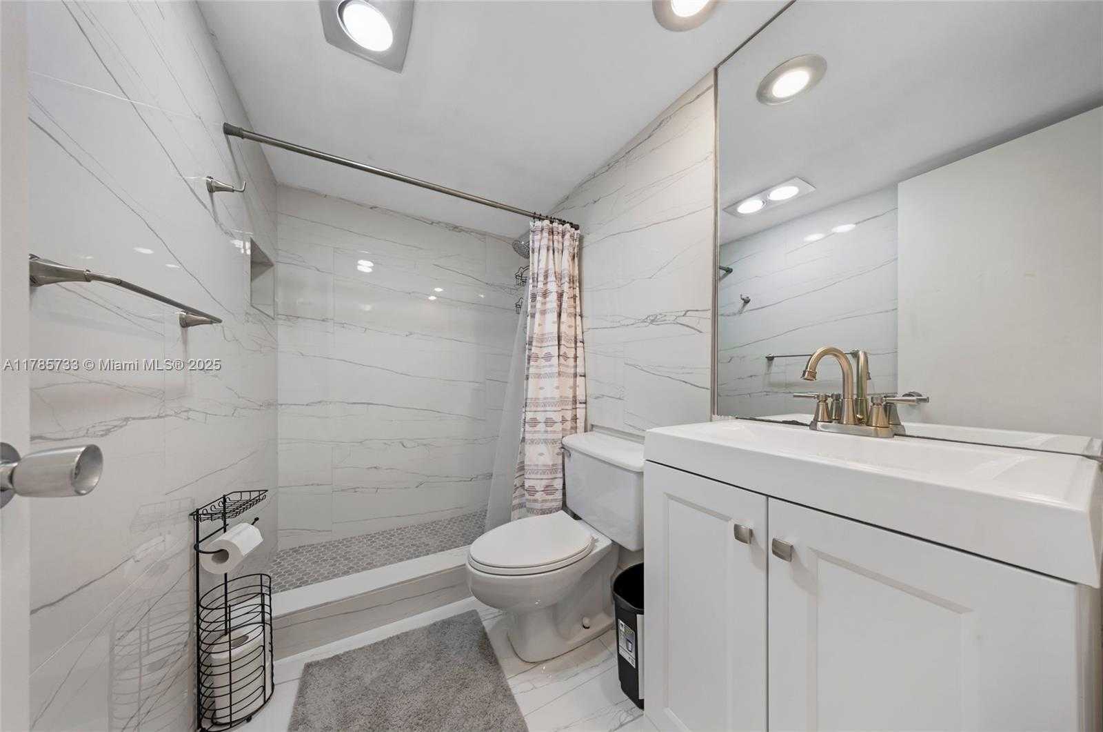 Small Image of 3090 #111, Pompano Beach Number 20