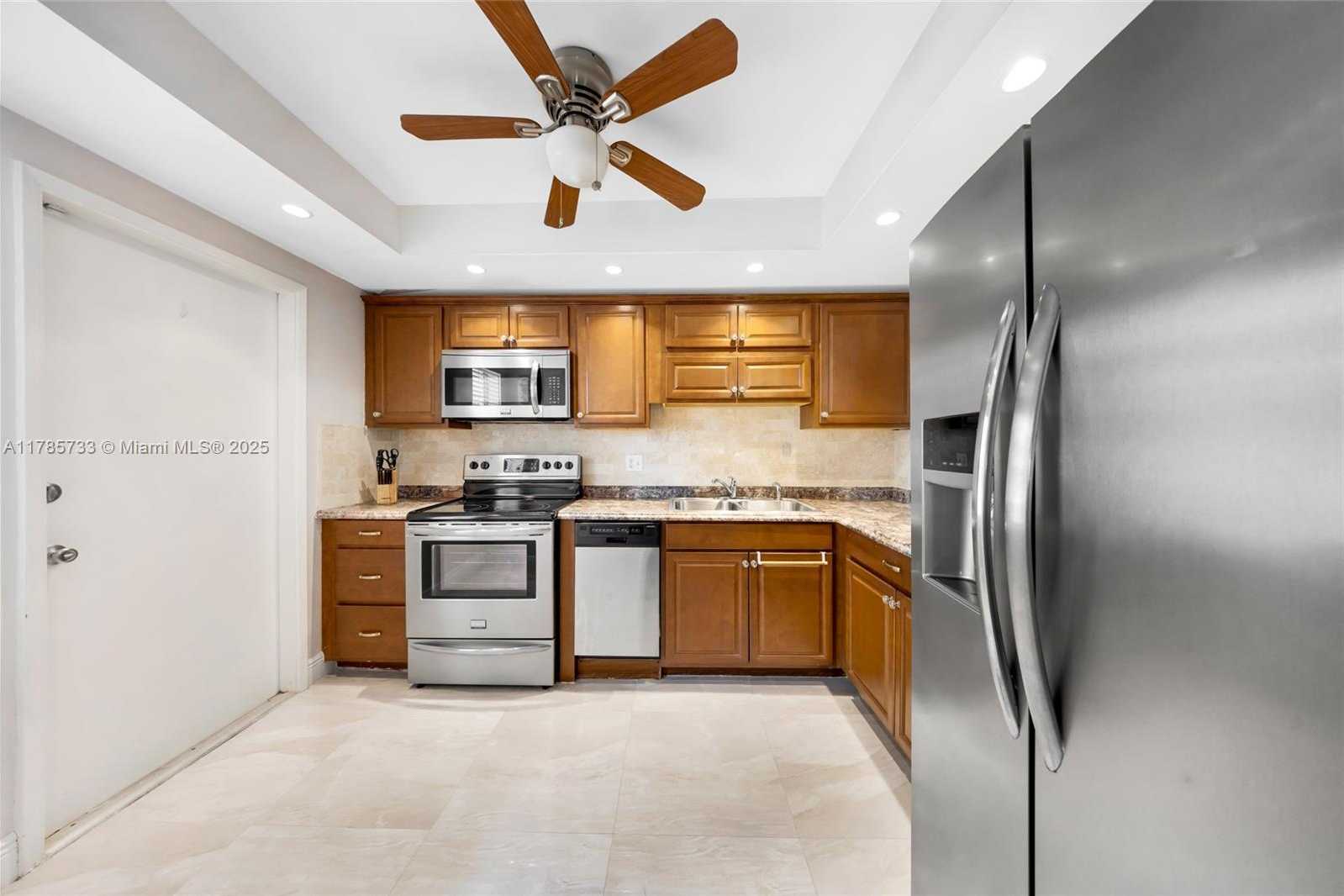Small Image of 3090 #111, Pompano Beach Number 21