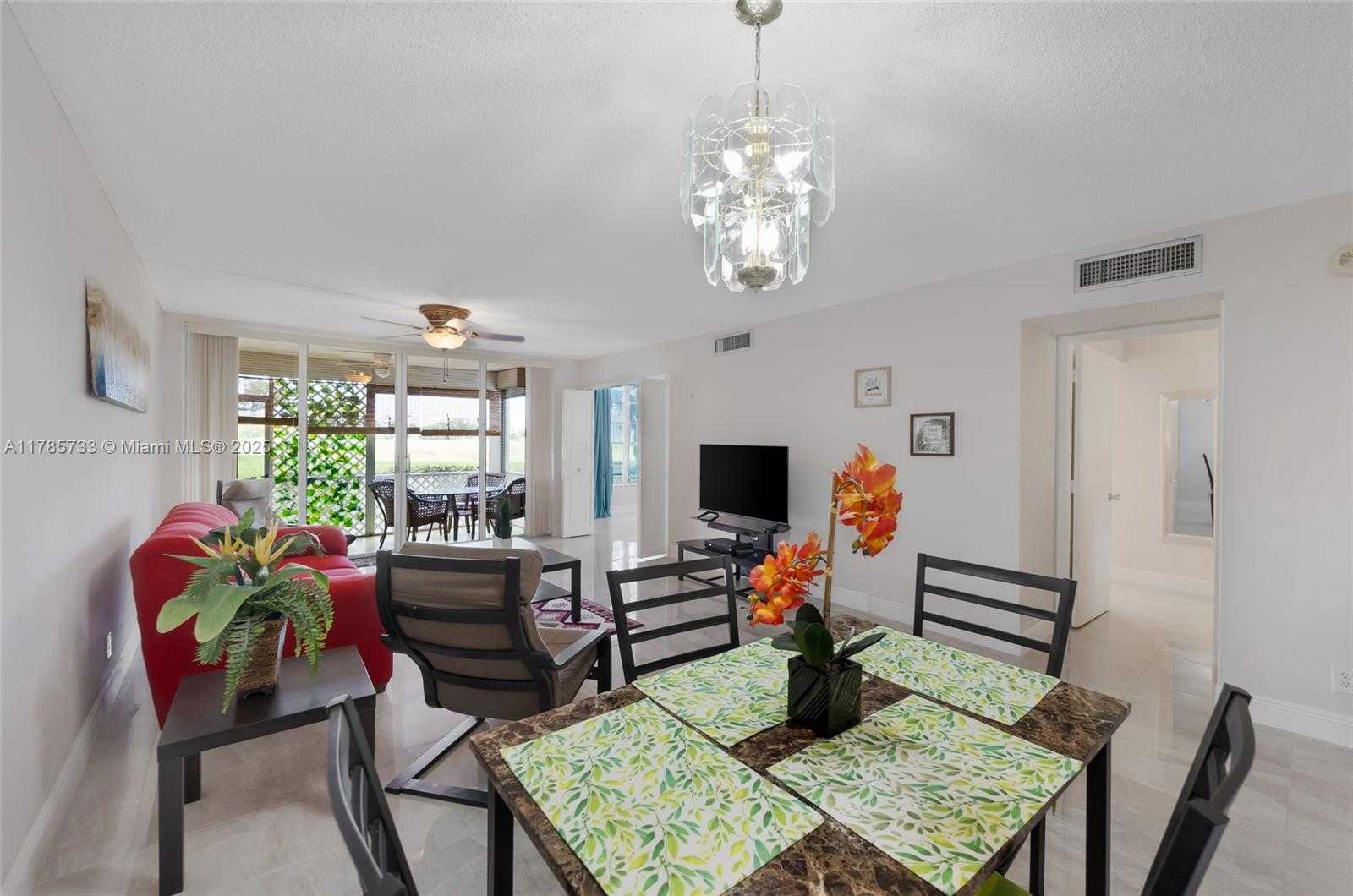 Small Image of 3090 #111, Pompano Beach Number 6