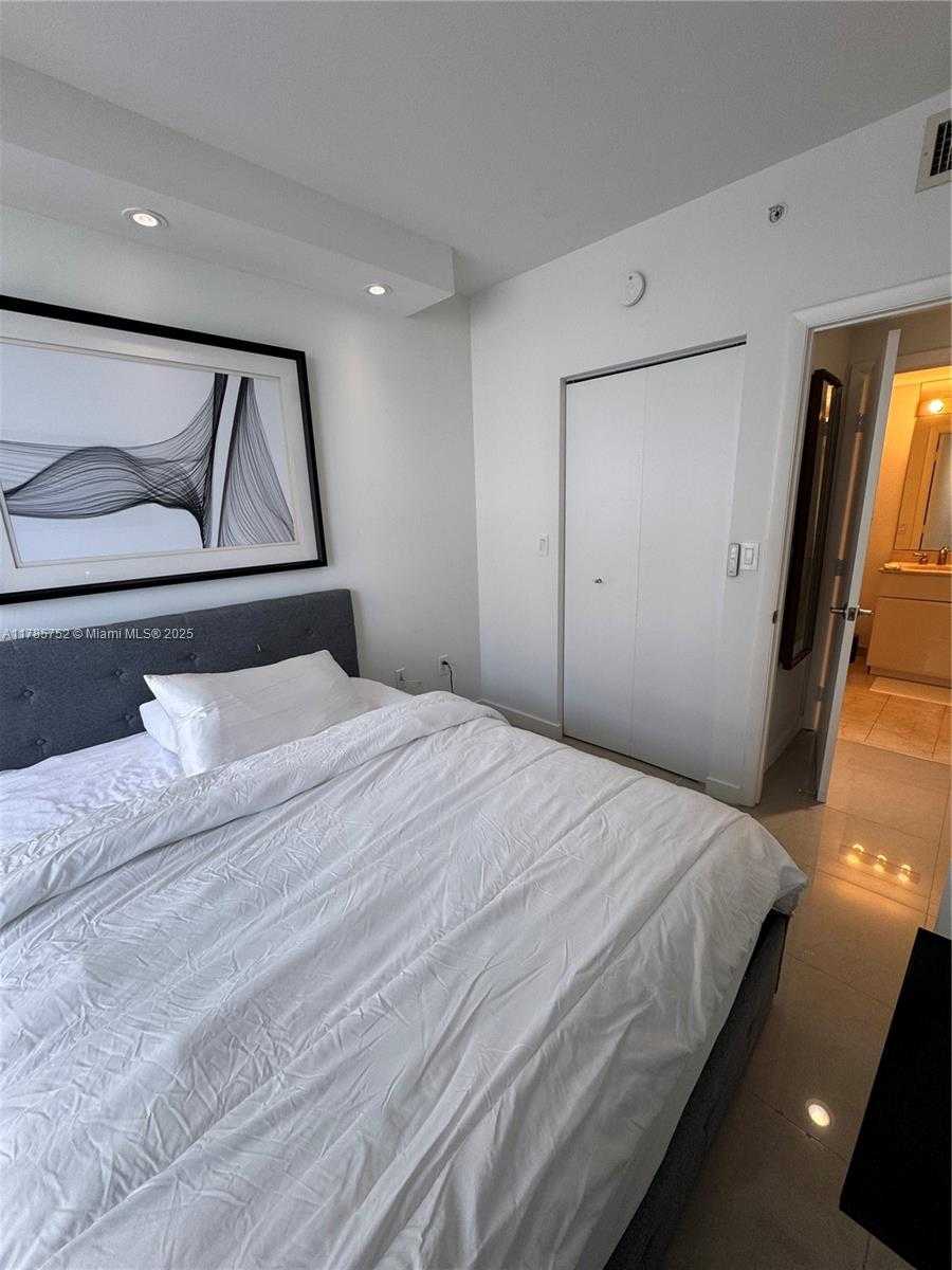 Small Image of 6365 COLLINS AVE #805, Miami Beach Number 11