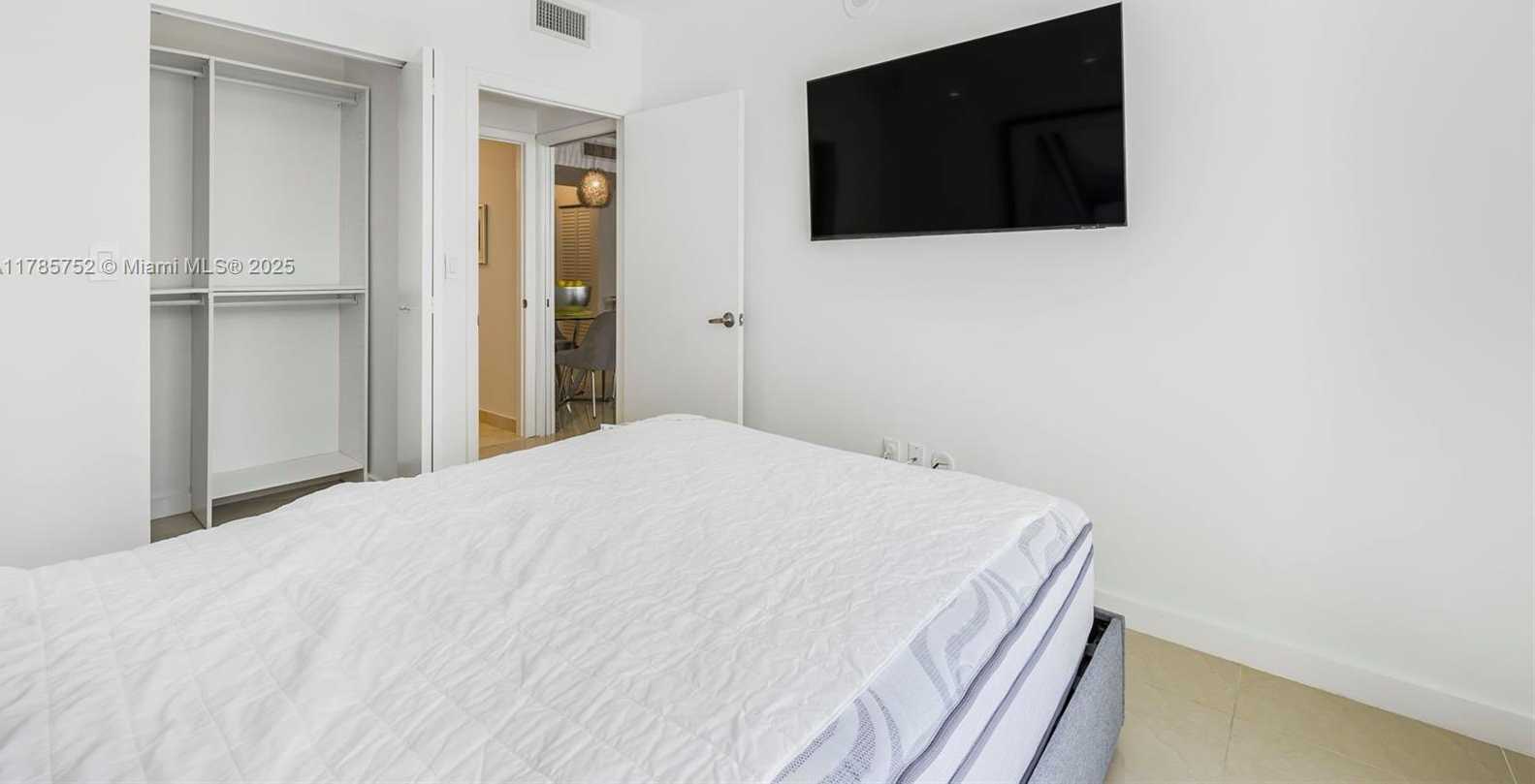 Small Image of 6365 COLLINS AVE #805, Miami Beach Number 22