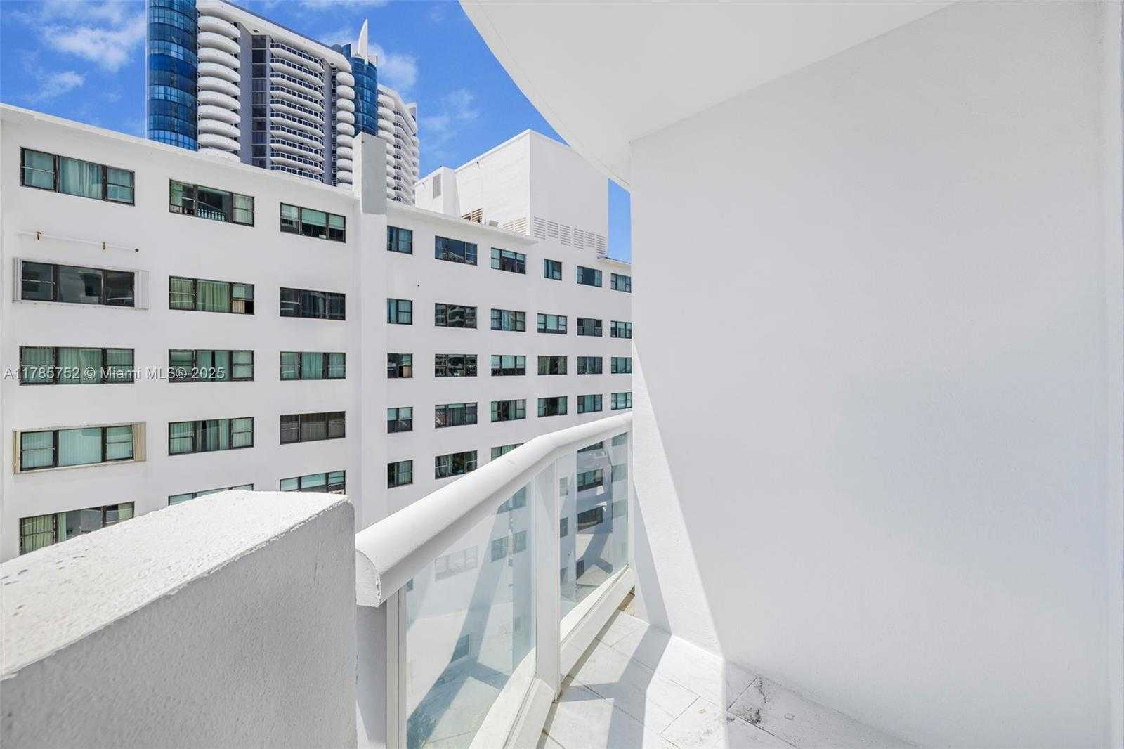 Small Image of 6365 COLLINS AVE #805, Miami Beach Number 27