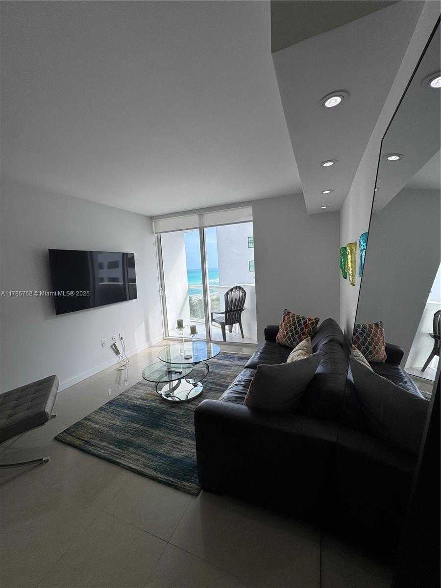 Small Image of 6365 COLLINS AVE #805, Miami Beach Number 3