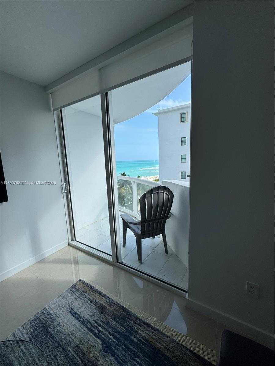 Small Image of 6365 COLLINS AVE #805, Miami Beach Number 5