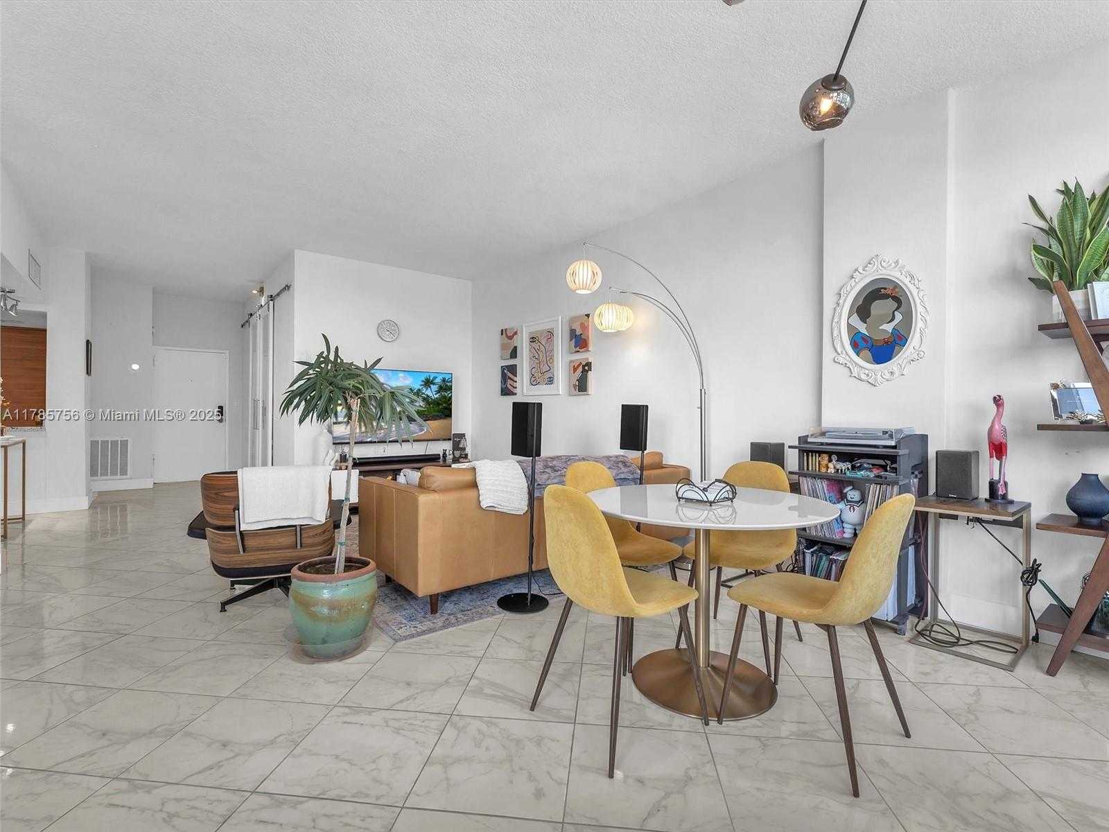 Small Image of 800 WEST AVE #PH06, Miami Beach Number 12