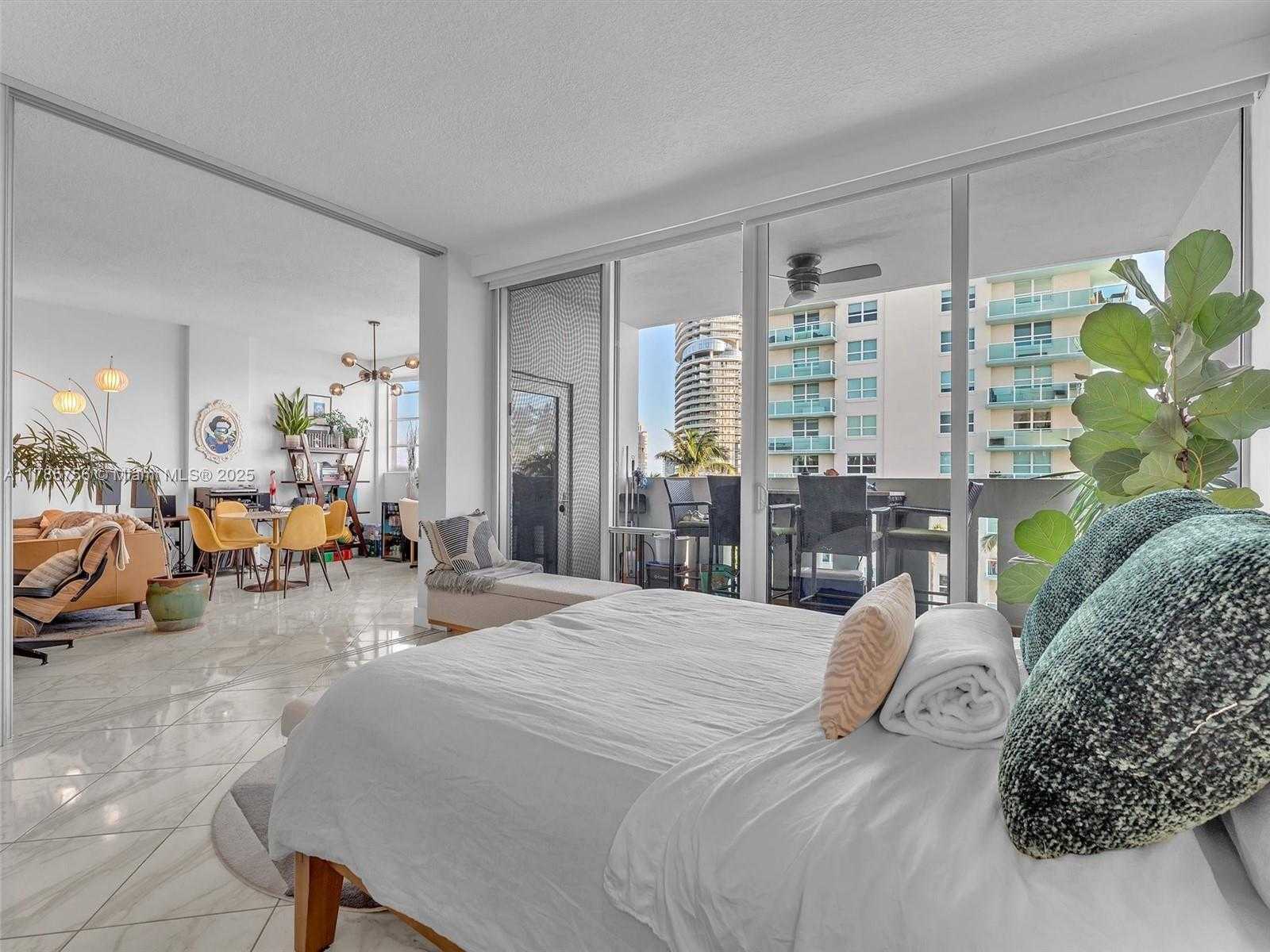 Small Image of 800 WEST AVE #PH06, Miami Beach Number 15