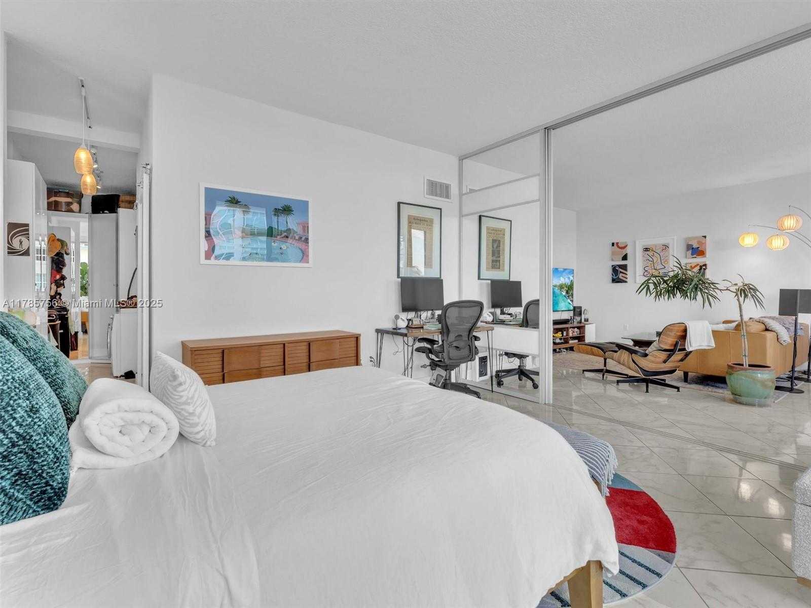 Small Image of 800 WEST AVE #PH06, Miami Beach Number 16