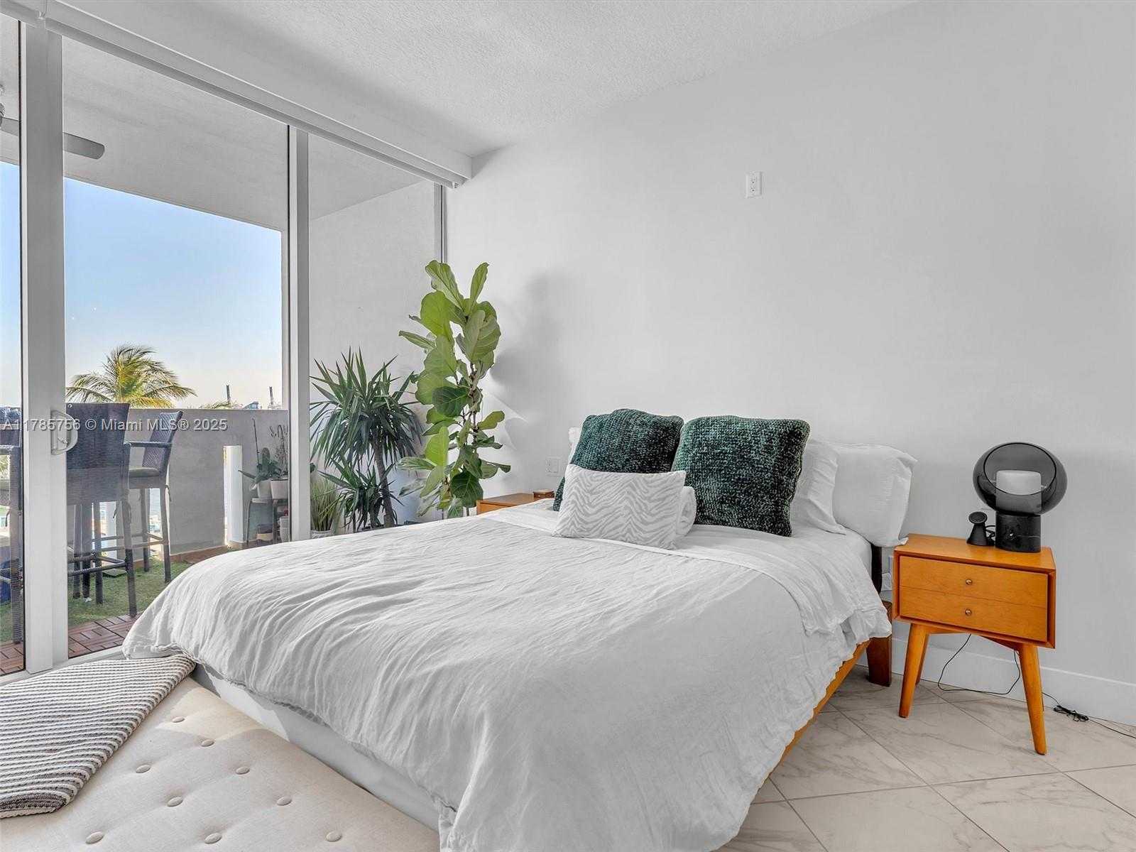 Small Image of 800 WEST AVE #PH06, Miami Beach Number 17