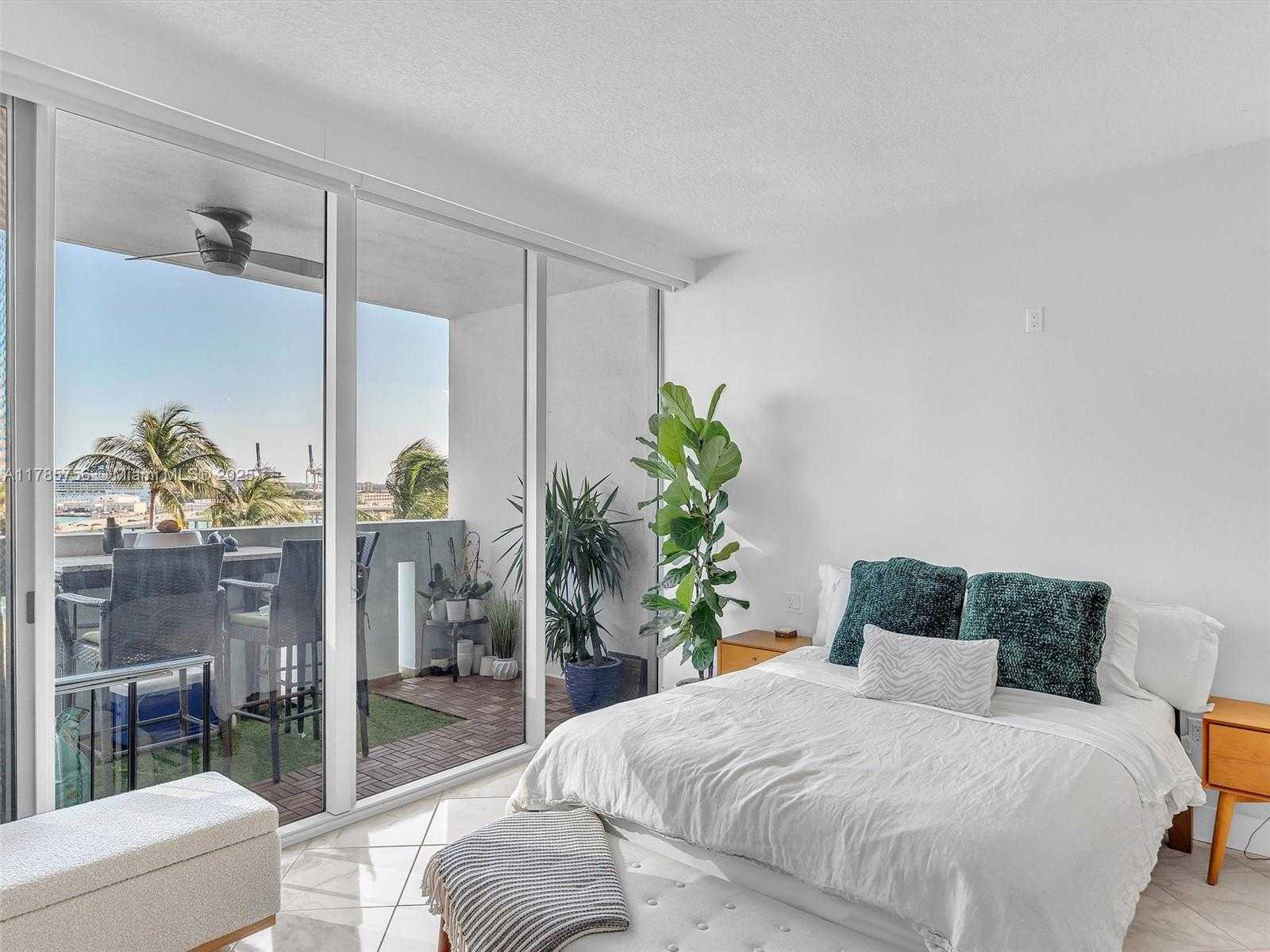 Small Image of 800 WEST AVE #PH06, Miami Beach Number 18