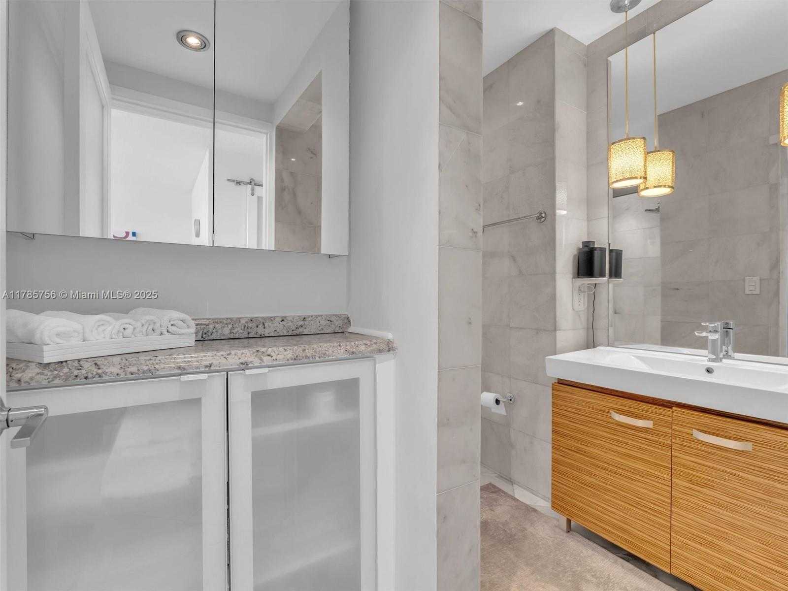 Small Image of 800 WEST AVE #PH06, Miami Beach Number 19