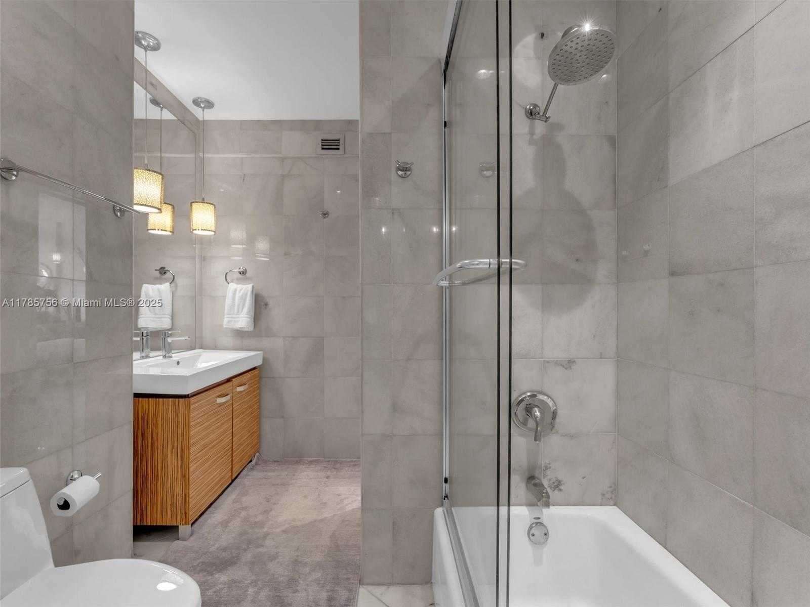 Small Image of 800 WEST AVE #PH06, Miami Beach Number 21