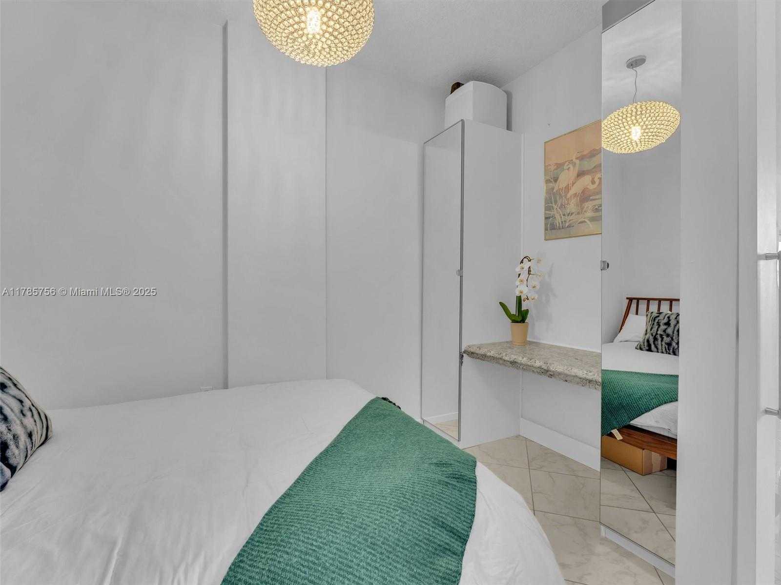 Small Image of 800 WEST AVE #PH06, Miami Beach Number 24