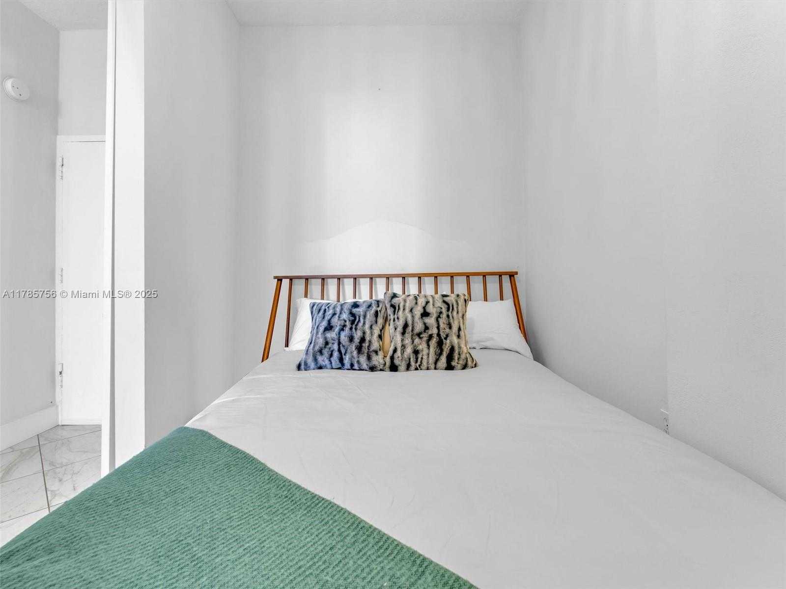 Small Image of 800 WEST AVE #PH06, Miami Beach Number 25