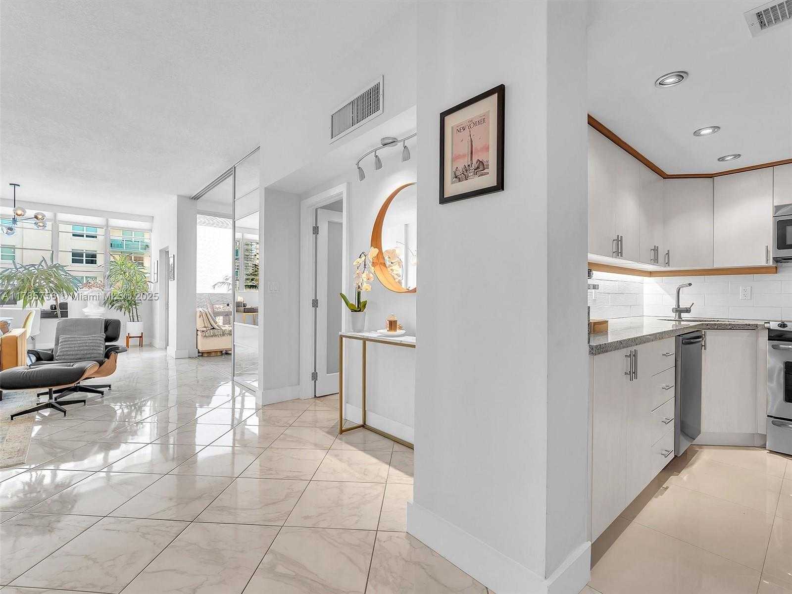 Small Image of 800 WEST AVE #PH06, Miami Beach Number 3