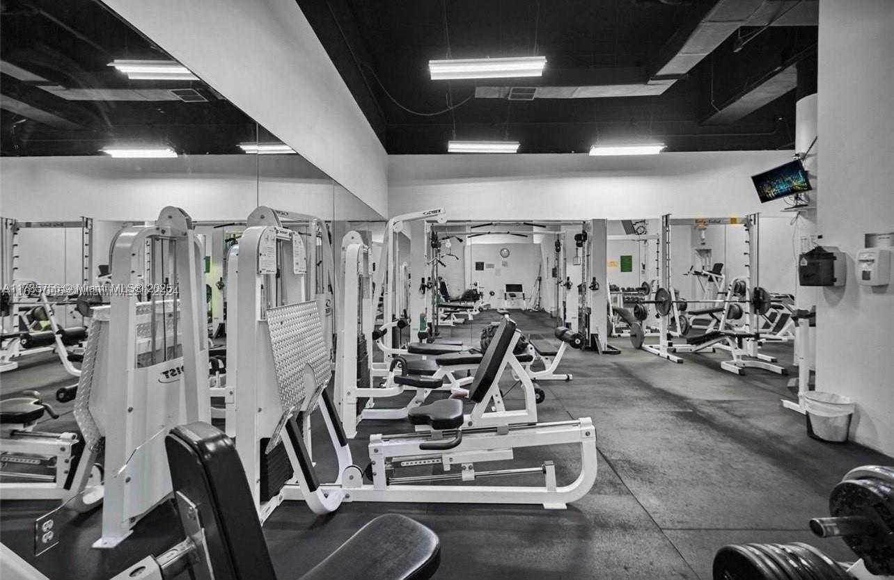 Small Image of 800 WEST AVE #PH06, Miami Beach Number 31