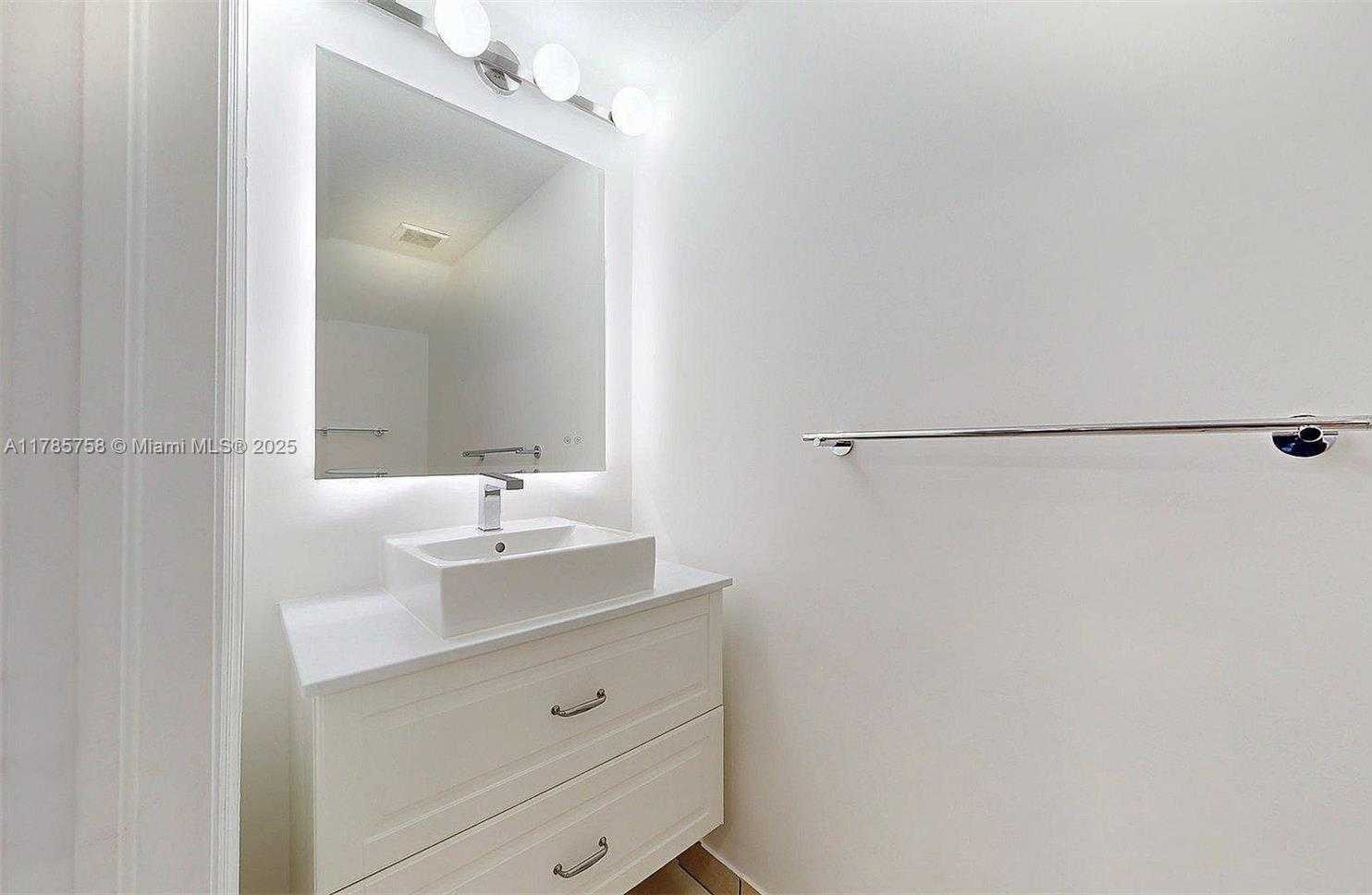 Small Image of 9231 WEST 32ND LN, Hialeah Number 17