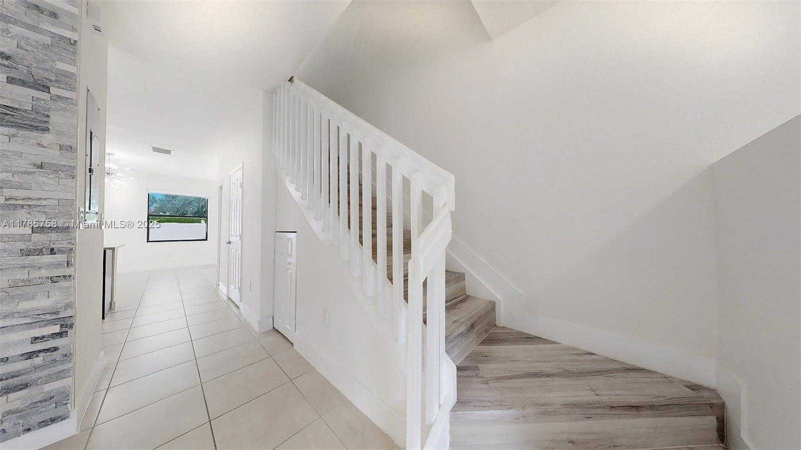 Small Image of 9231 WEST 32ND LN, Hialeah Number 25