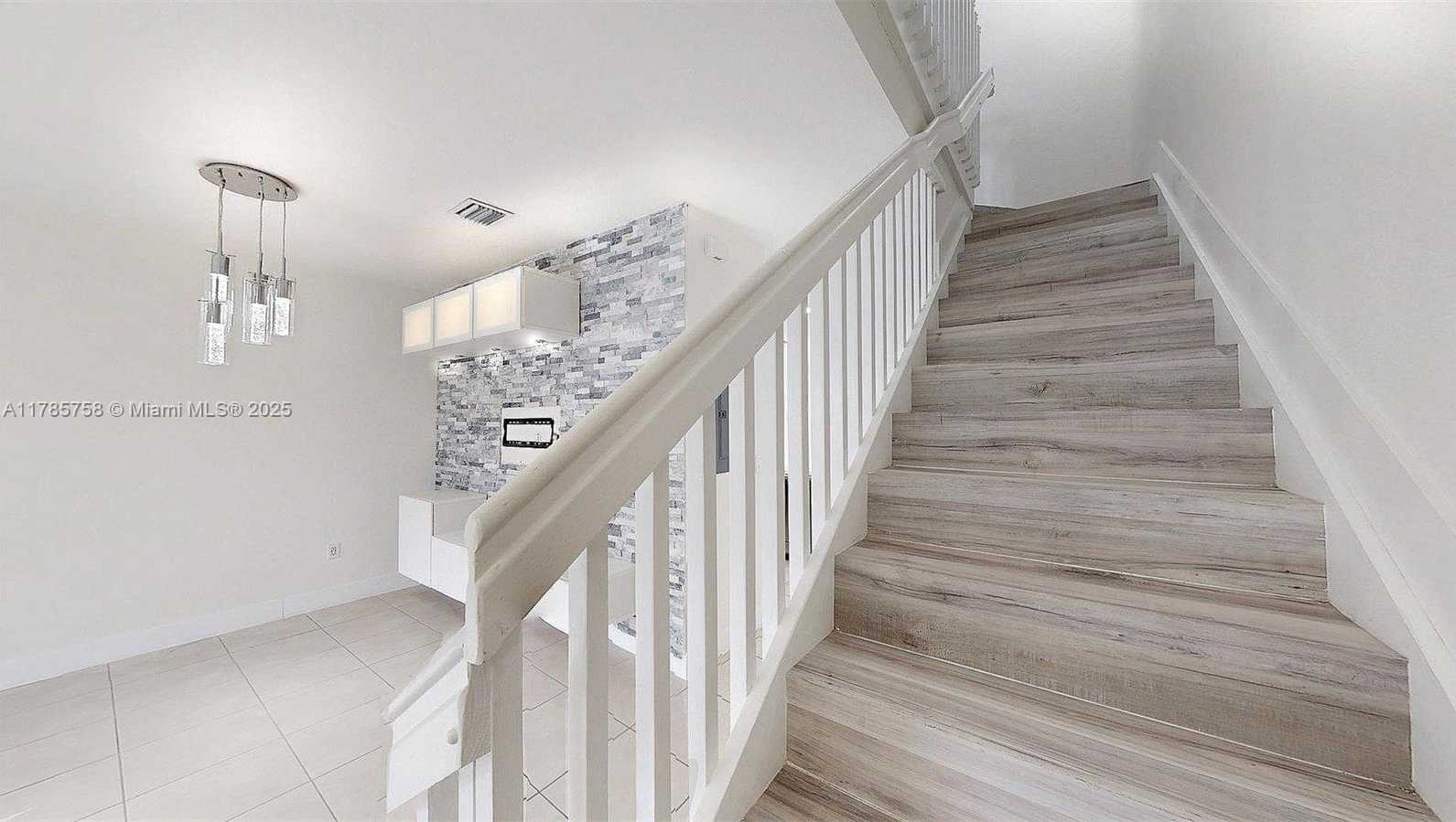 Small Image of 9231 WEST 32ND LN, Hialeah Number 26
