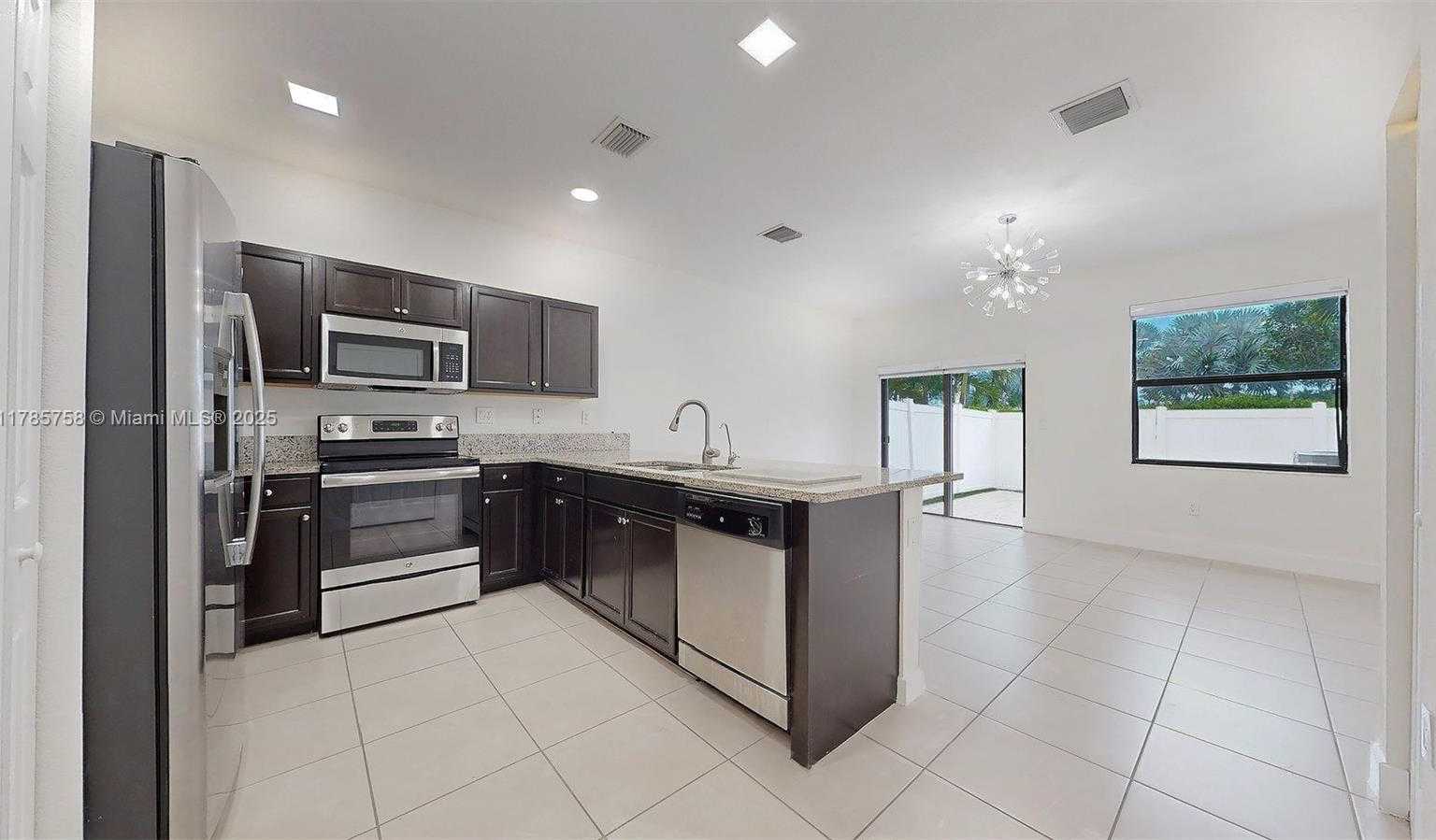 Small Image of 9231 WEST 32ND LN, Hialeah Number 3