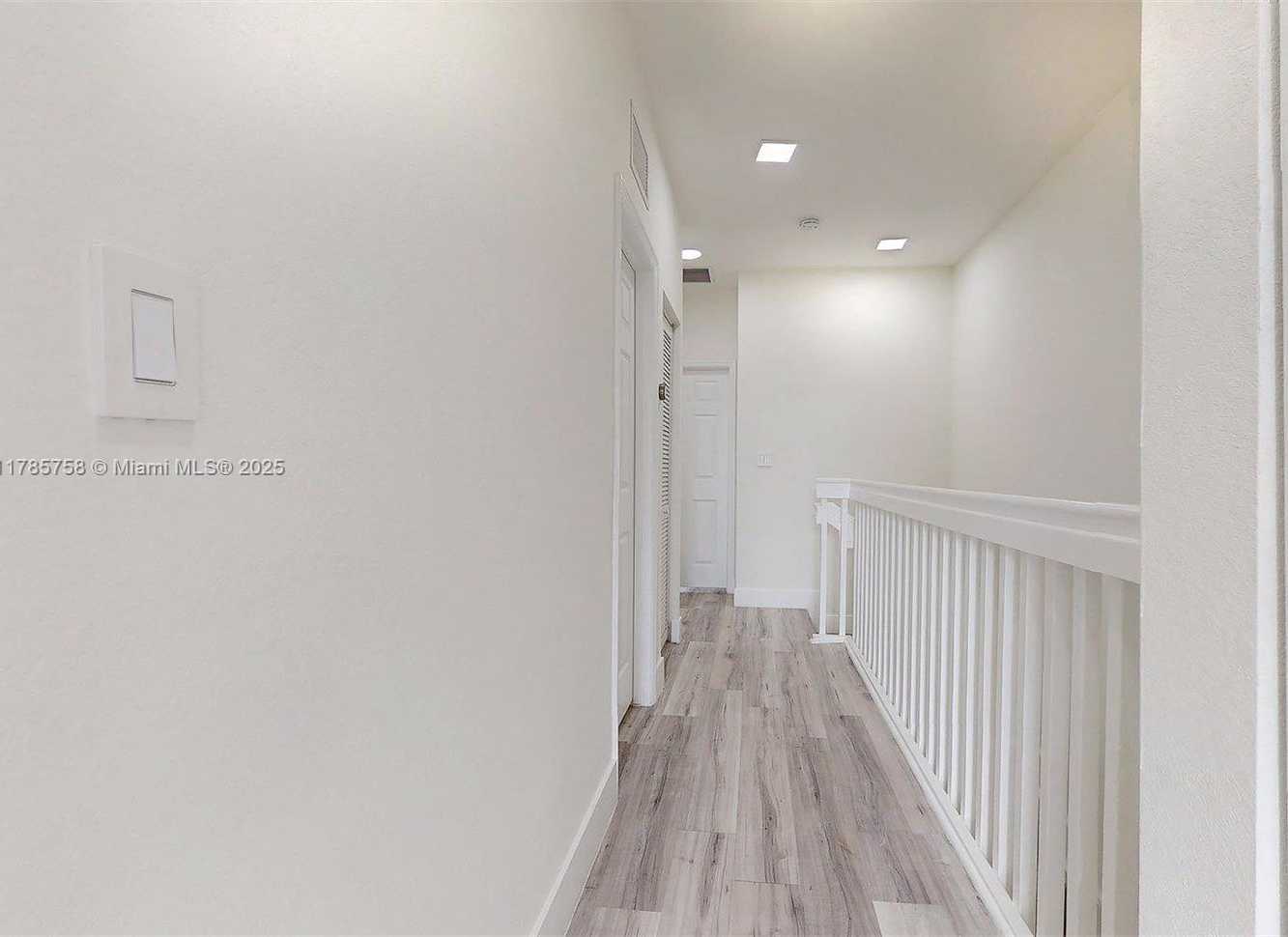 Small Image of 9231 WEST 32ND LN, Hialeah Number 37