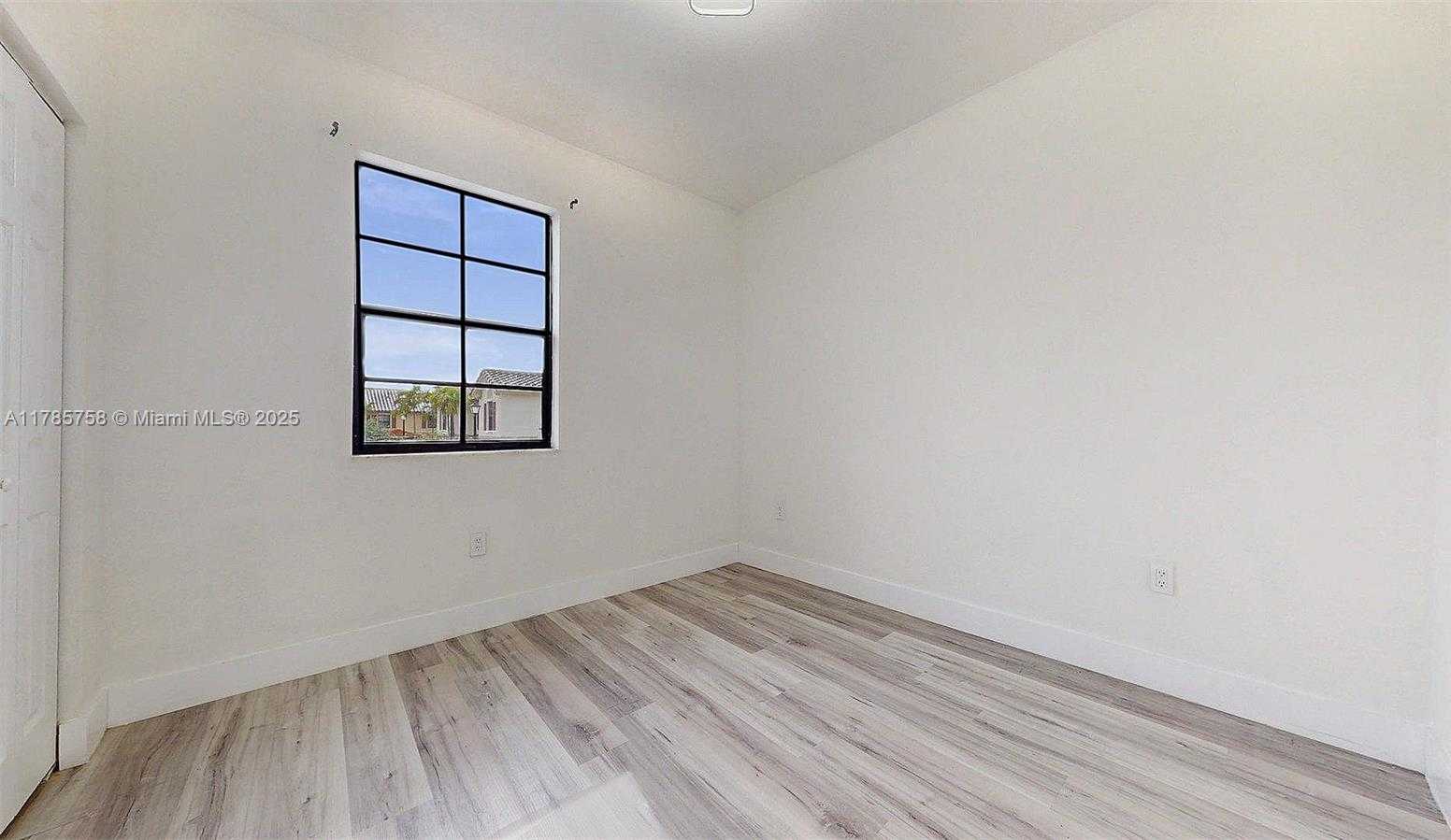 Small Image of 9231 WEST 32ND LN, Hialeah Number 44