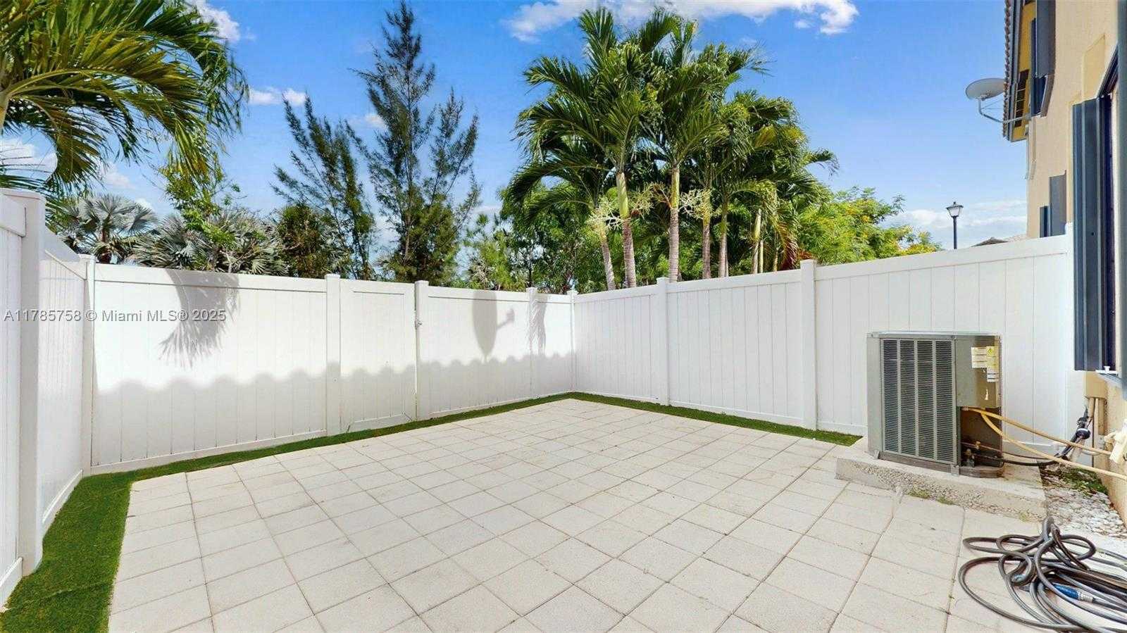 Small Image of 9231 WEST 32ND LN, Hialeah Number 49