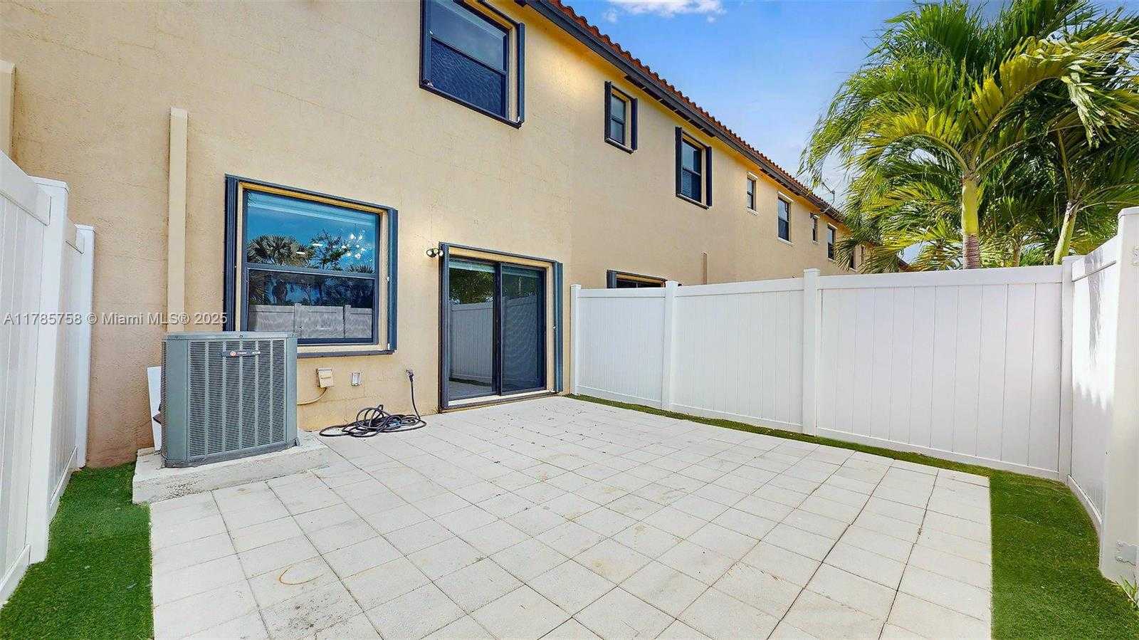 Small Image of 9231 WEST 32ND LN, Hialeah Number 50