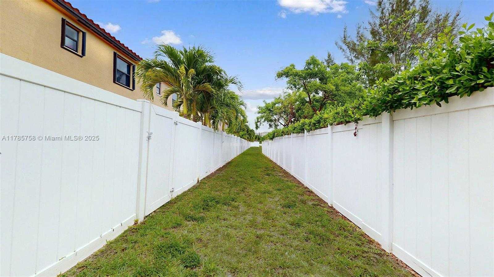 Small Image of 9231 WEST 32ND LN, Hialeah Number 53