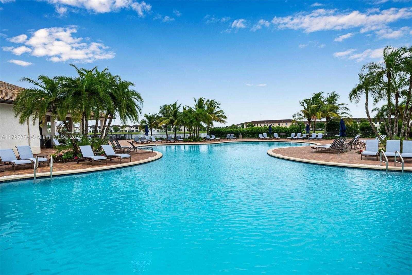 Small Image of 9231 WEST 32ND LN, Hialeah Number 64