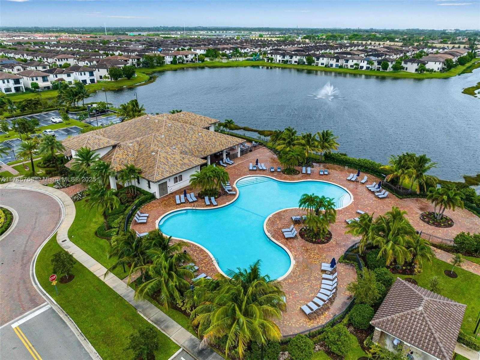 Small Image of 9231 WEST 32ND LN, Hialeah Number 69