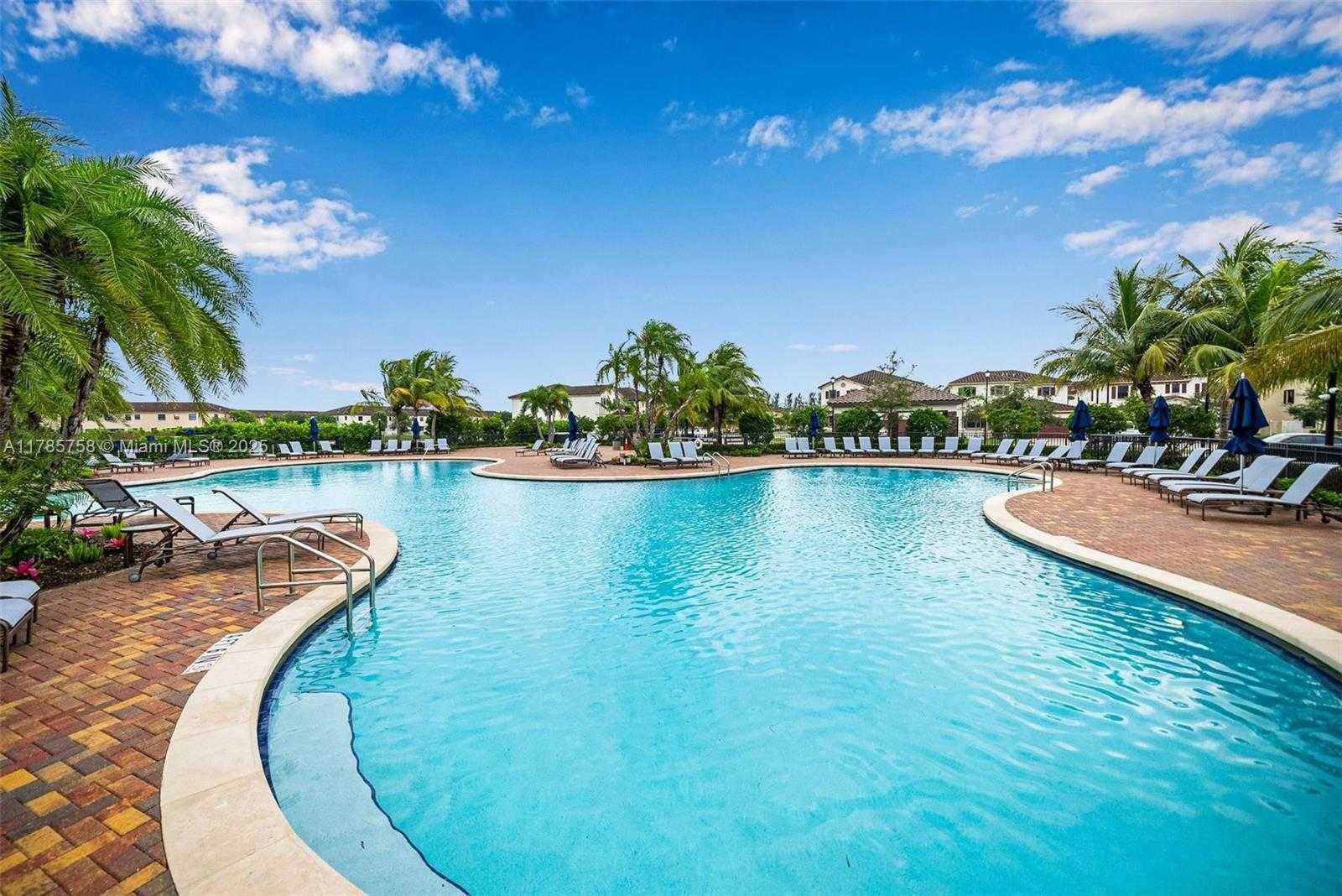 Small Image of 9231 WEST 32ND LN, Hialeah Number 71