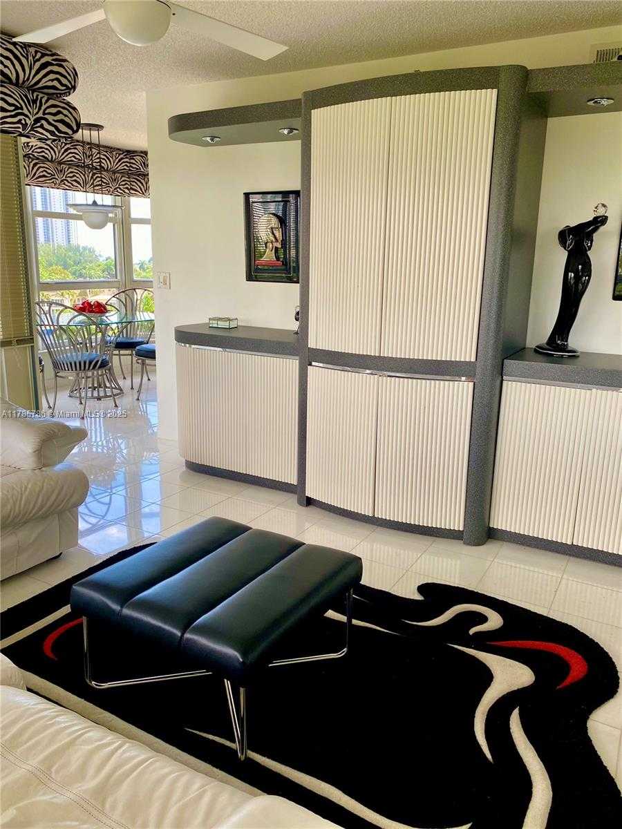 Small Image of 19101 NORTH EAST 36TH CT #807, Aventura Number 3