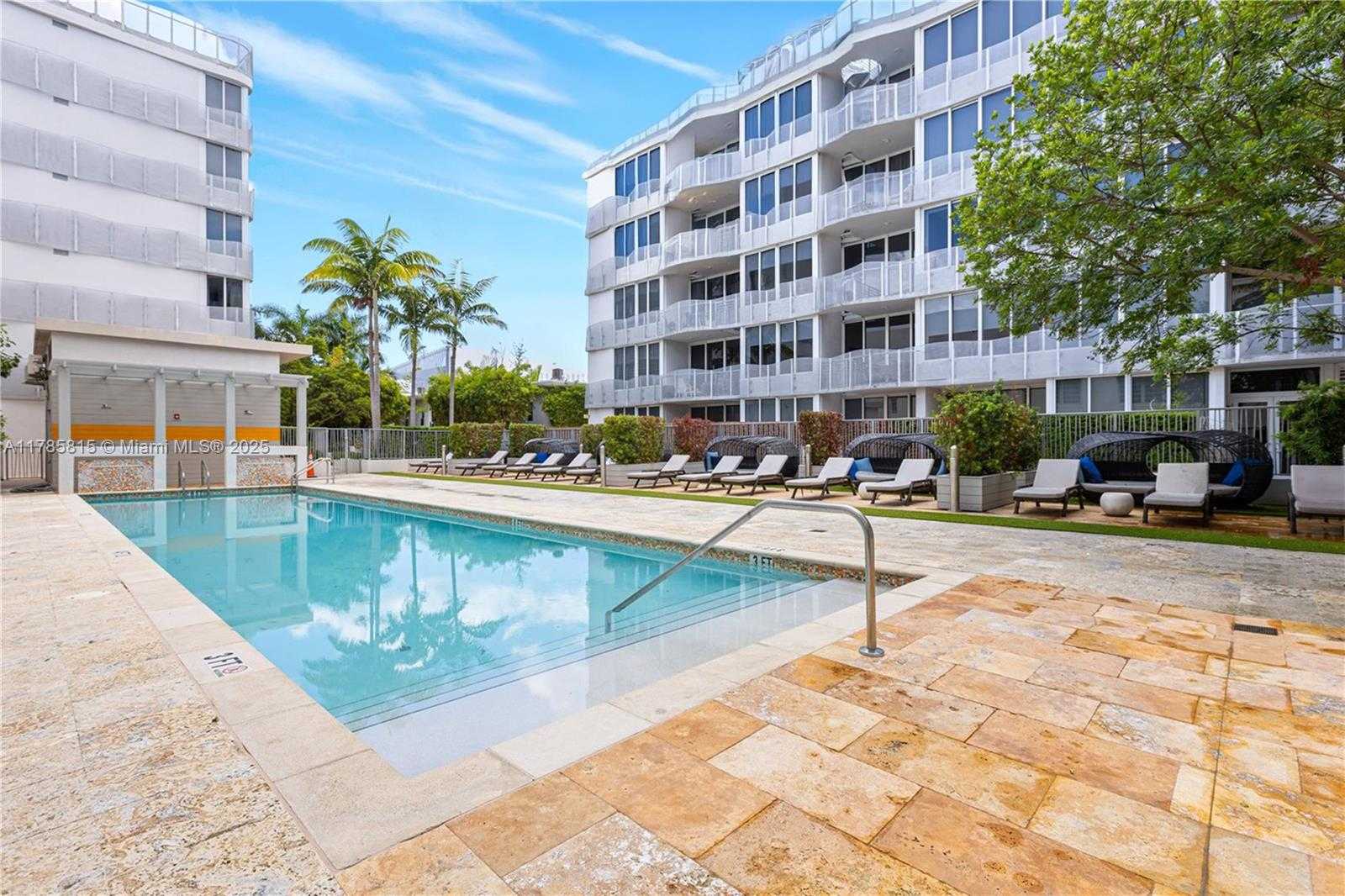 Small Image of 2155 WASHINGTON CT #207, Miami Beach Number 15