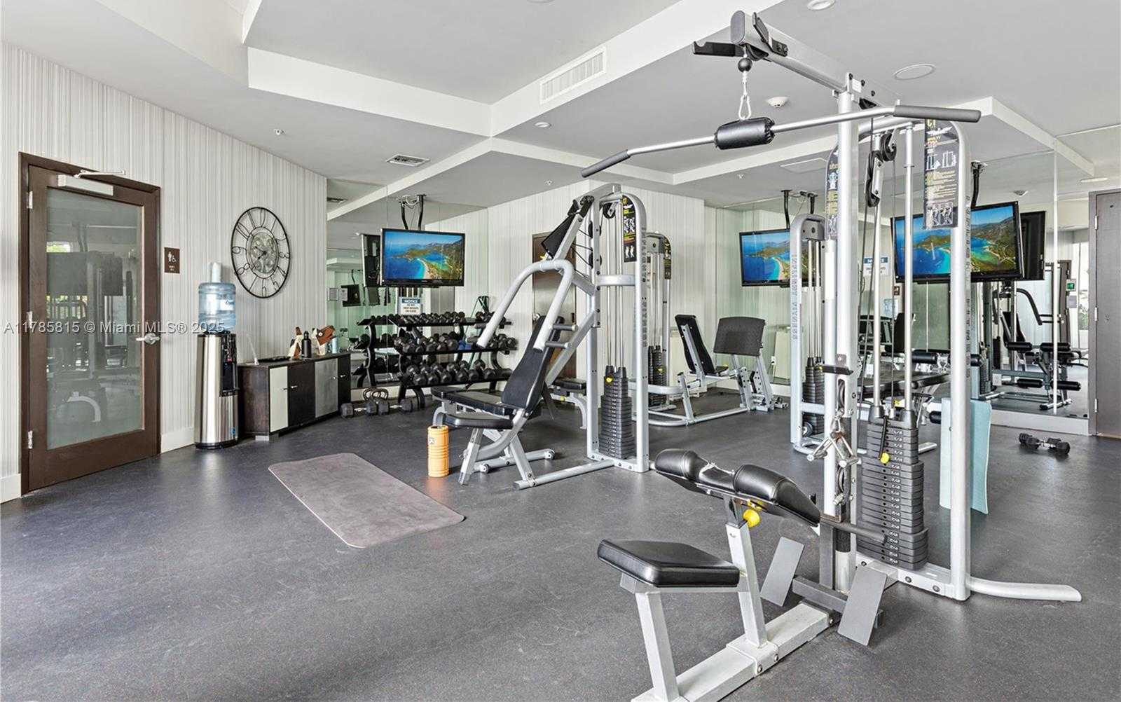 Small Image of 2155 WASHINGTON CT #207, Miami Beach Number 18