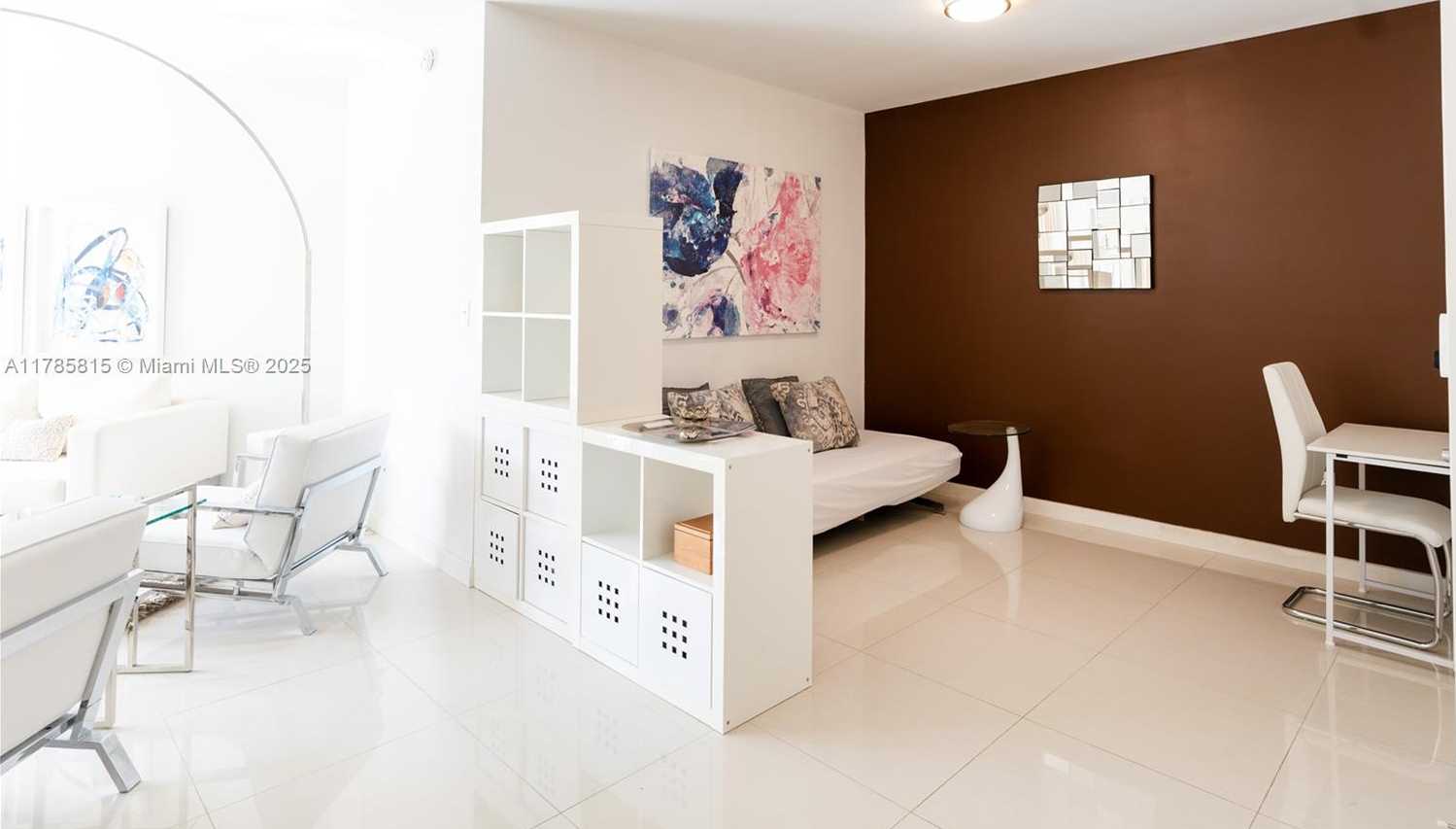 Small Image of 2155 WASHINGTON CT #207, Miami Beach Number 6