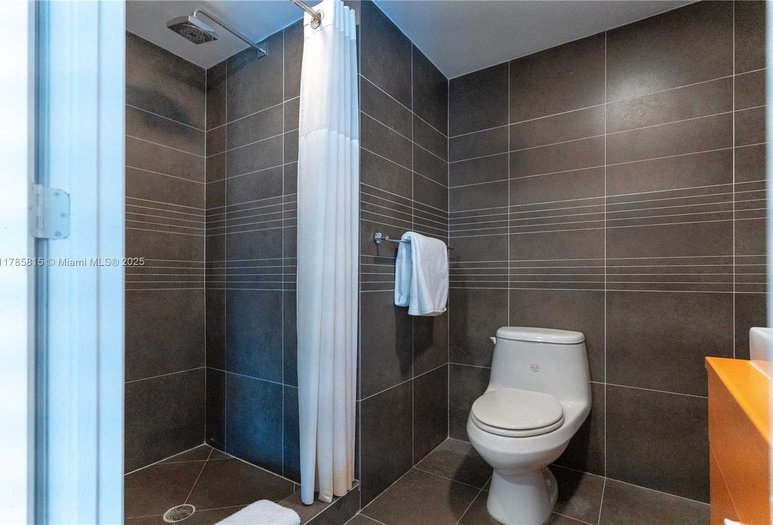 Small Image of 2155 WASHINGTON CT #207, Miami Beach Number 8